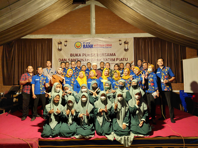 Buka Puasa Bersama dan Santunan Anak Yatim Piatu
