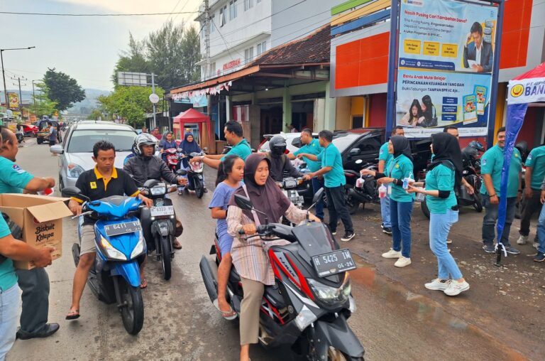 Berbagi Takjil dan Buka Bersama